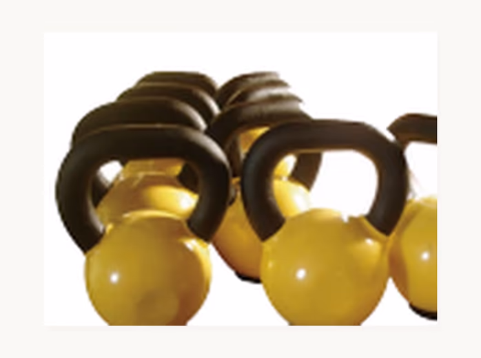 Vinyl-Kettlebell für eine farblich organisierte Produktlinie